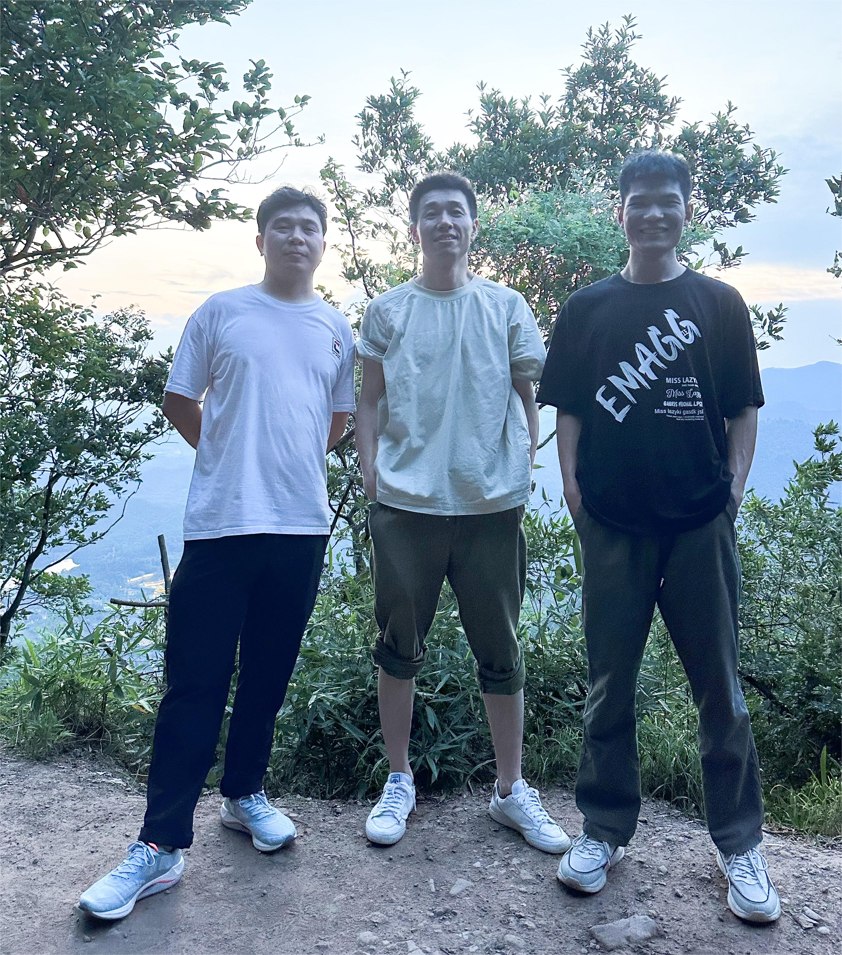 Westul ကုမ္ပဏီရှိ Pinnacle Hear တွင်အဖွဲ့အဆောက်အအုံ